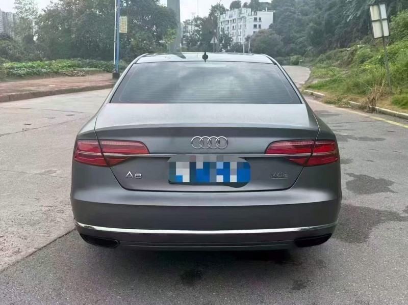 三明13年奥迪A8L9