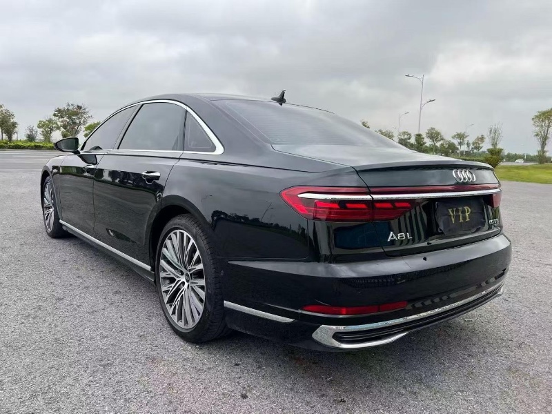 徐州25年奥迪A8L3