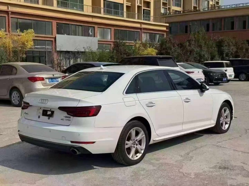 东营18年奥迪A4L8