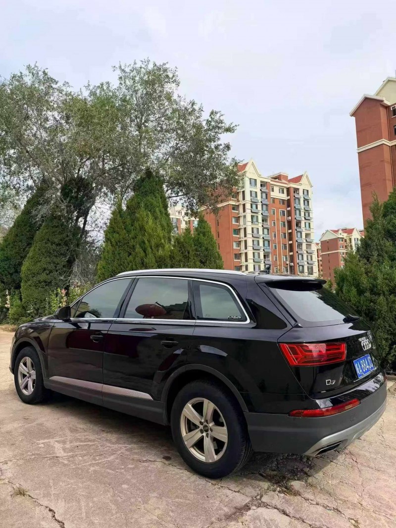 东营17年奥迪Q74