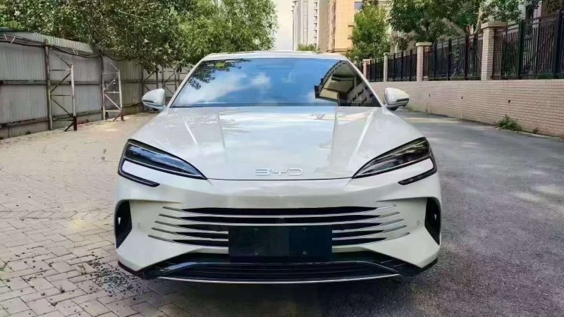 邯郸26年比亚迪海豹1