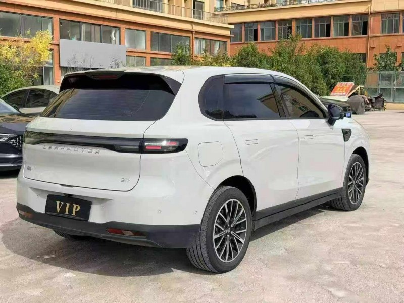东营25年零跑汽车B107