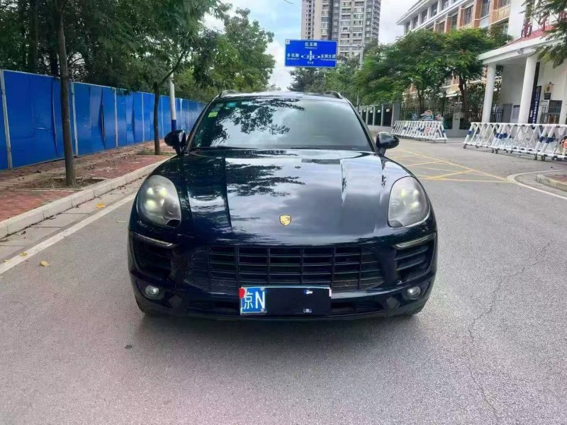 南宁17年保时捷Macan1