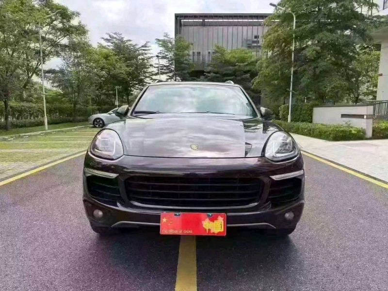 广州16年保时捷卡宴1