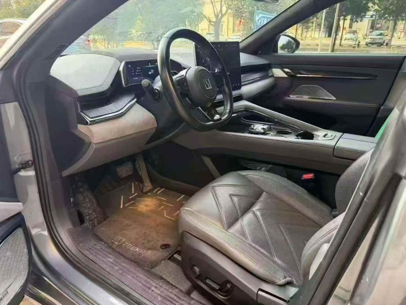 淄博23年极氪汽车0015