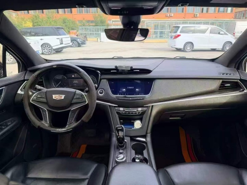 烟台20年凯迪拉克XT56