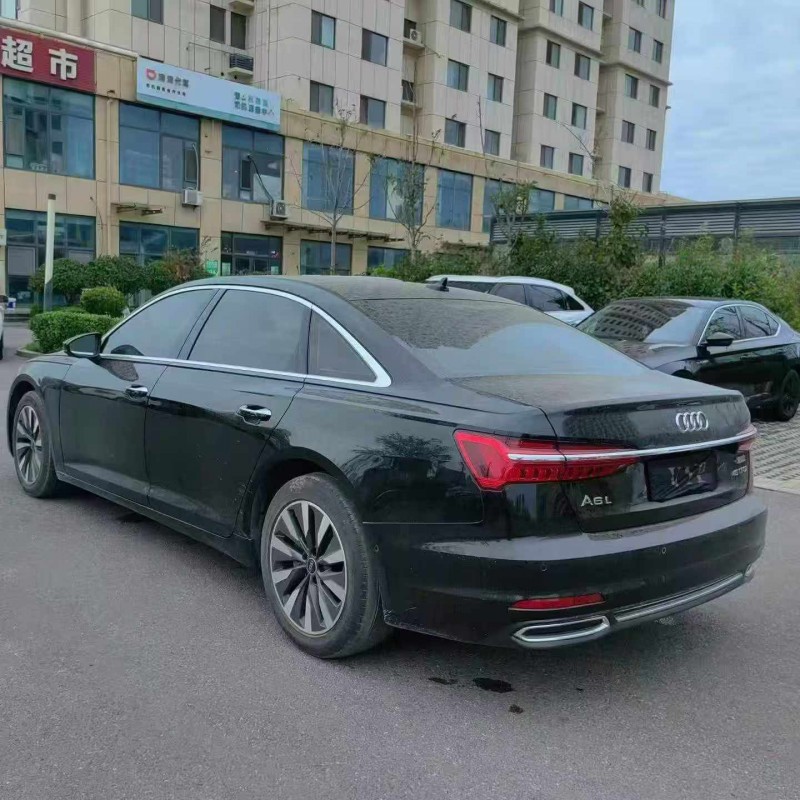 济宁22年奥迪A6L8