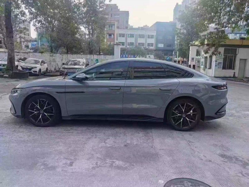 广州25年比亚迪汉9