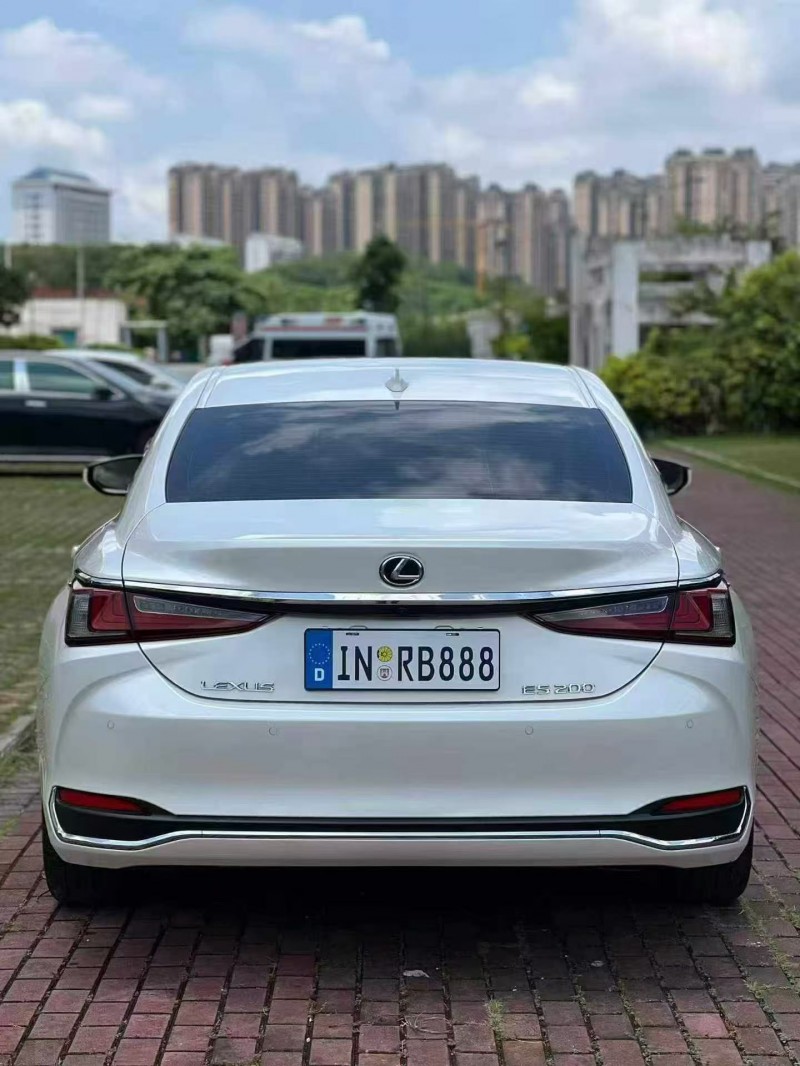南宁24年雷克萨斯ES9
