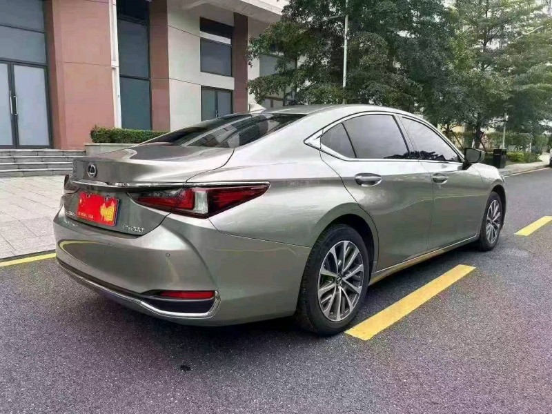 广州24年雷克萨斯ES8