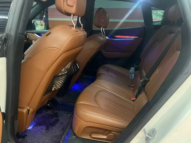 长沙20年玛莎拉蒂Levante6