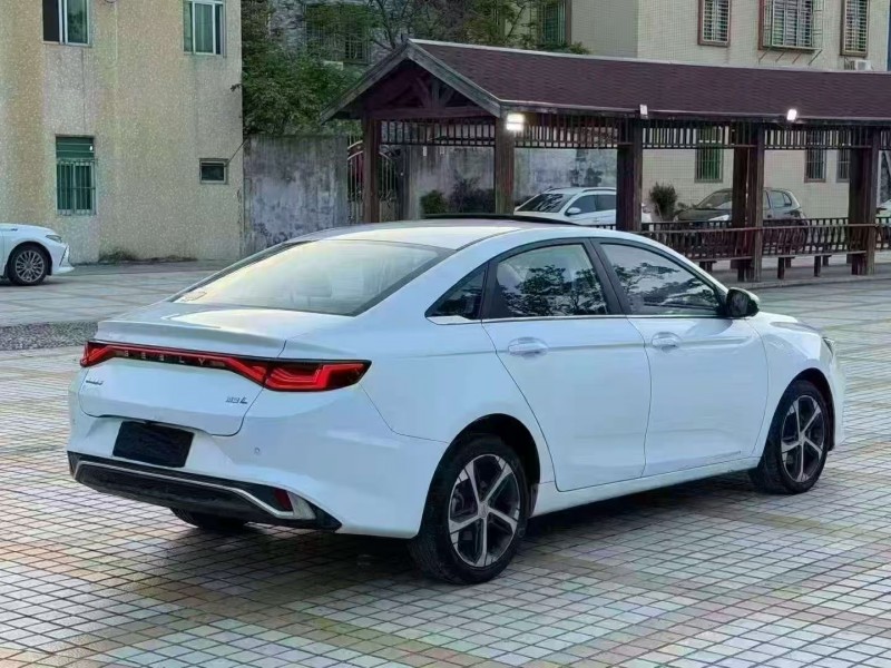 江门22年吉利帝豪7