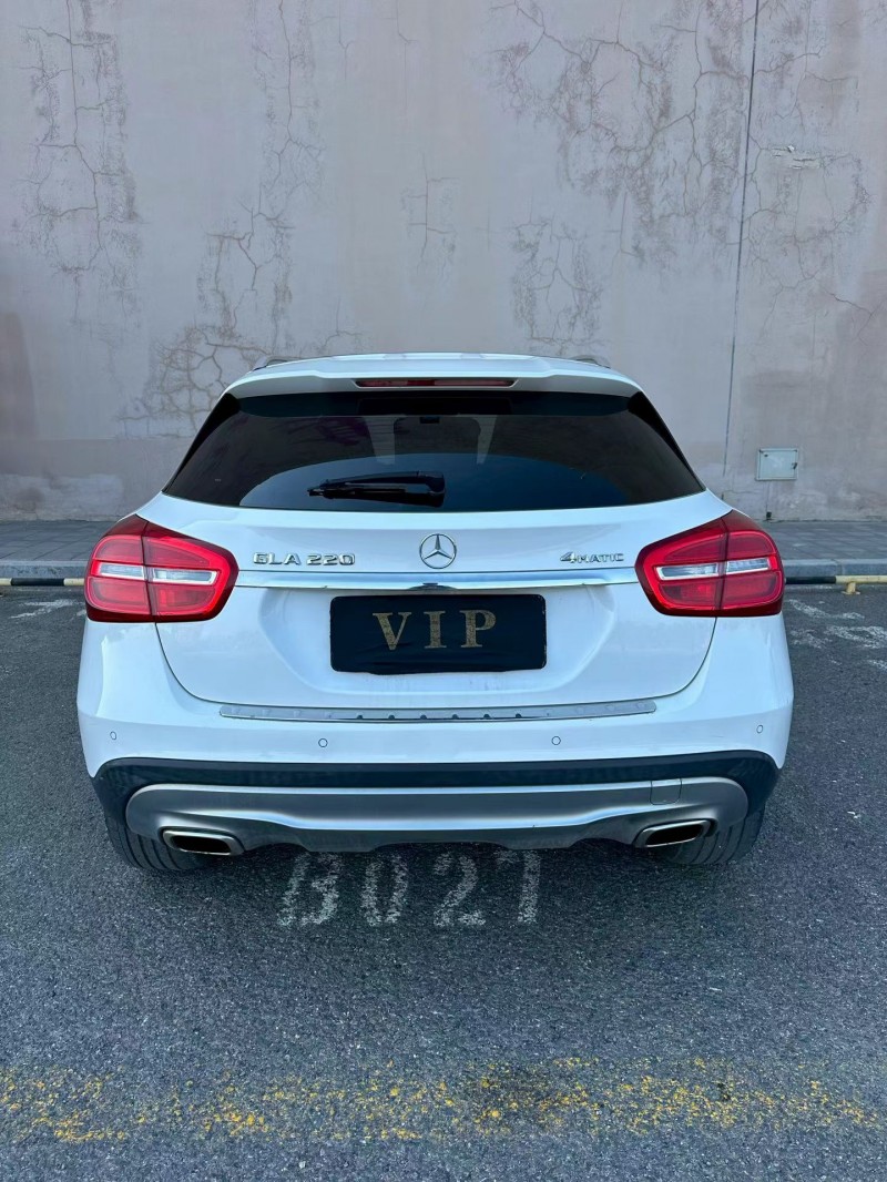 营口16年奔驰GLA9