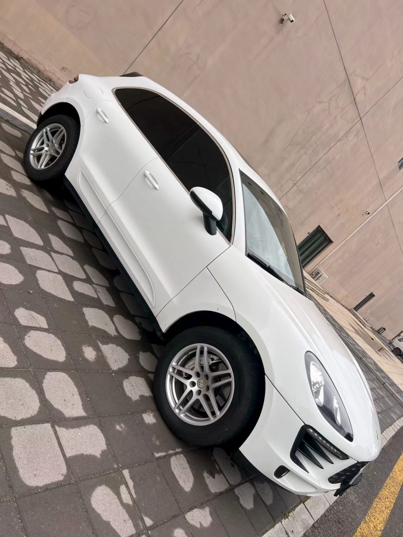 营口18年保时捷Macan3