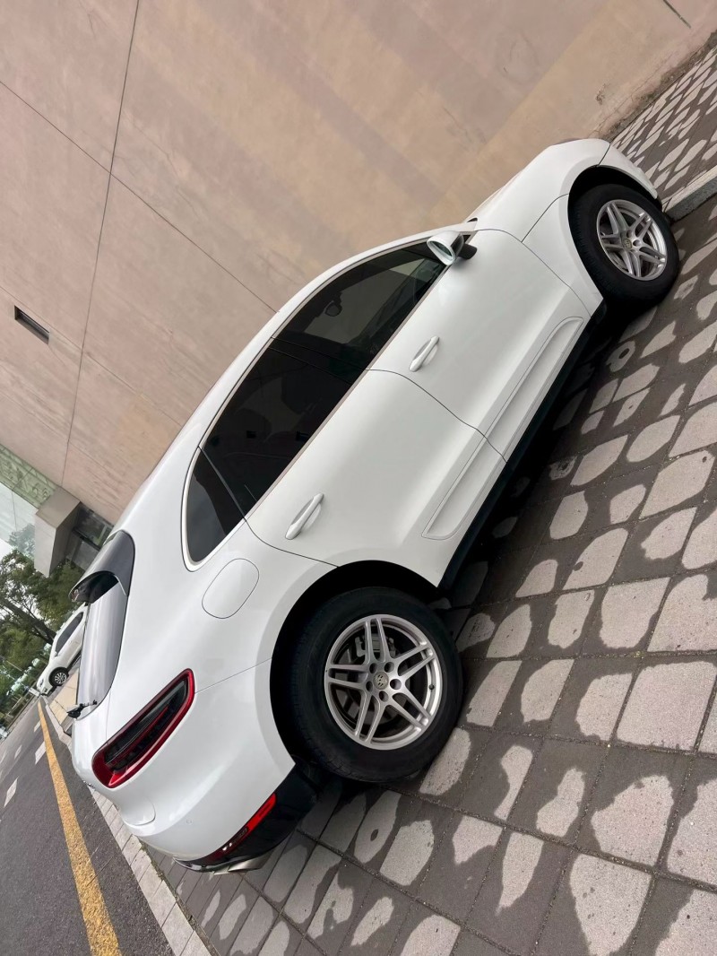 营口18年保时捷Macan8