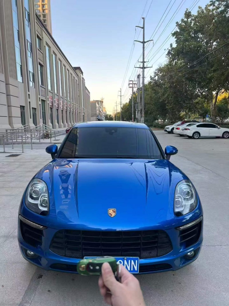 东营16年保时捷Macan1