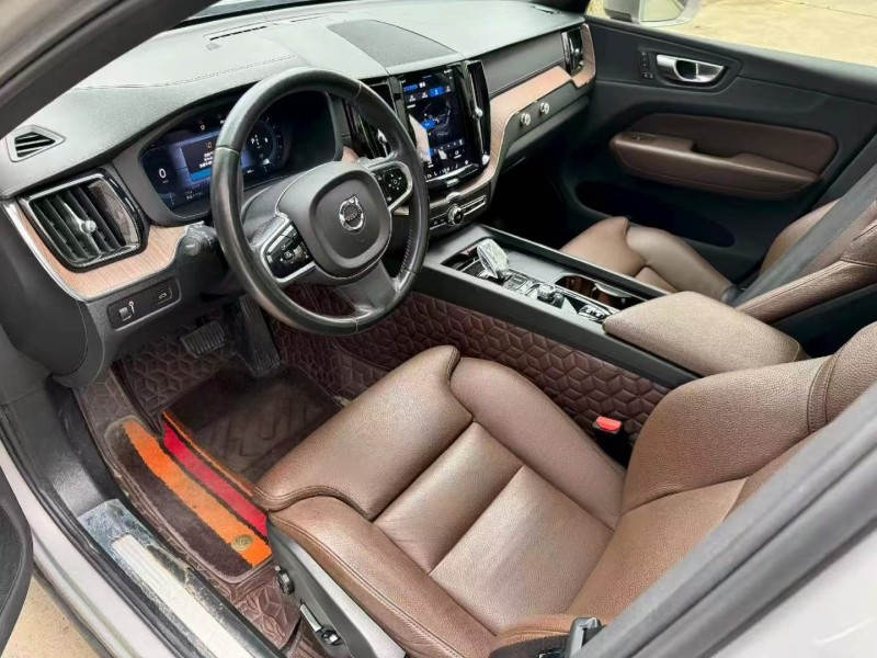 济宁22年沃尔沃XC604