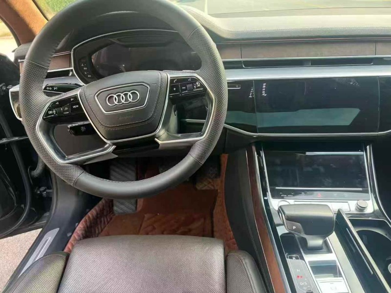 安阳20年奥迪A8L5