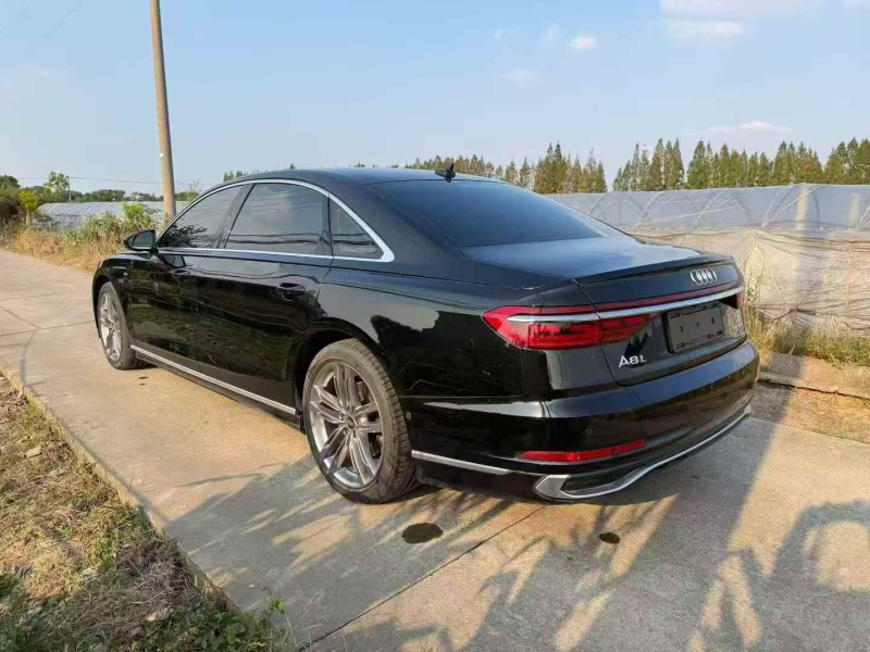 嘉兴24年奥迪A8L9