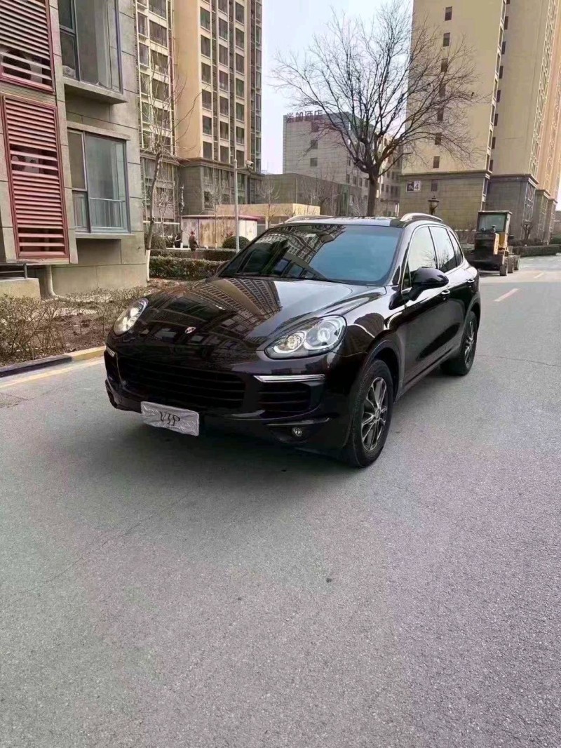 保定17年保时捷卡宴2
