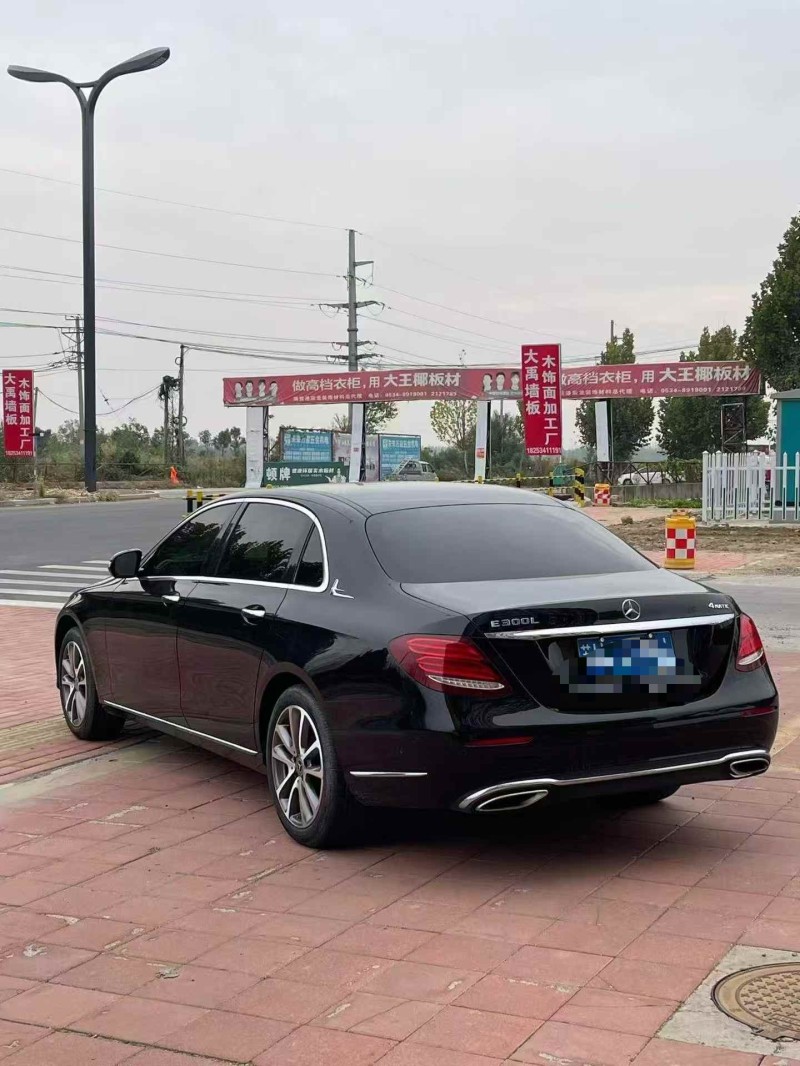 青岛19年奔驰E8