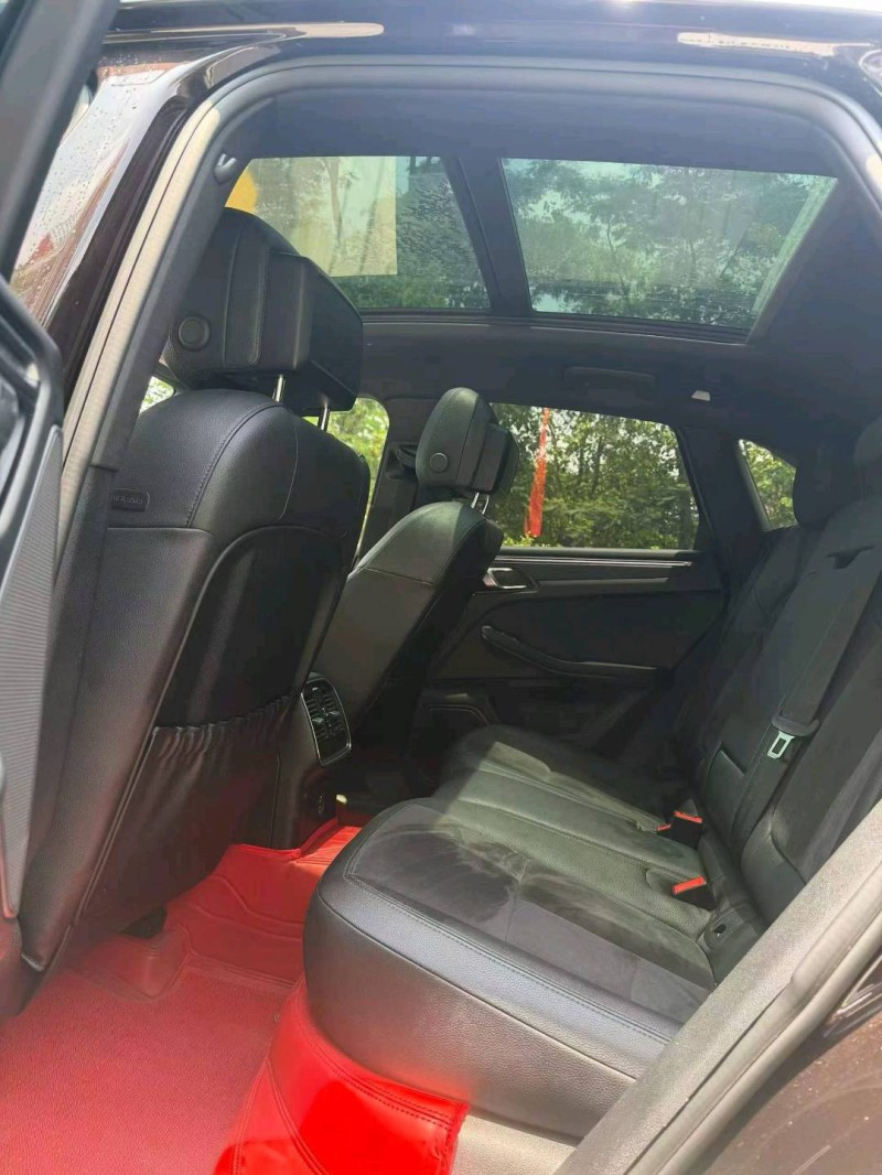 广州19年保时捷Macan5
