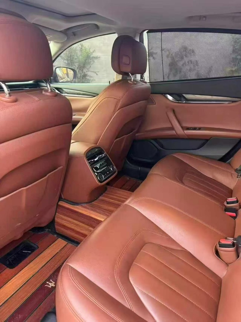 保定19年玛莎拉蒂Levante4
