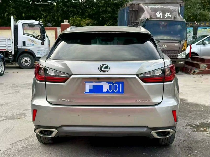 烟台18年雷克萨斯RX8