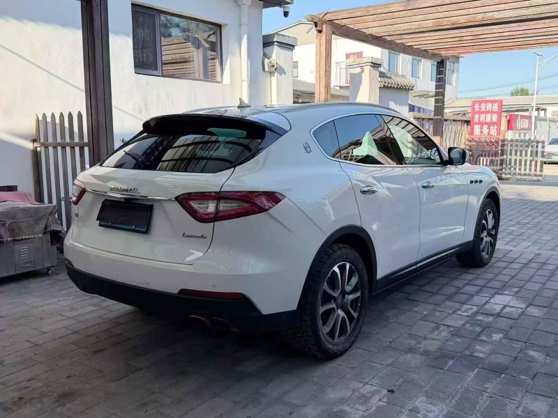 宜昌19年玛莎拉蒂Levante7