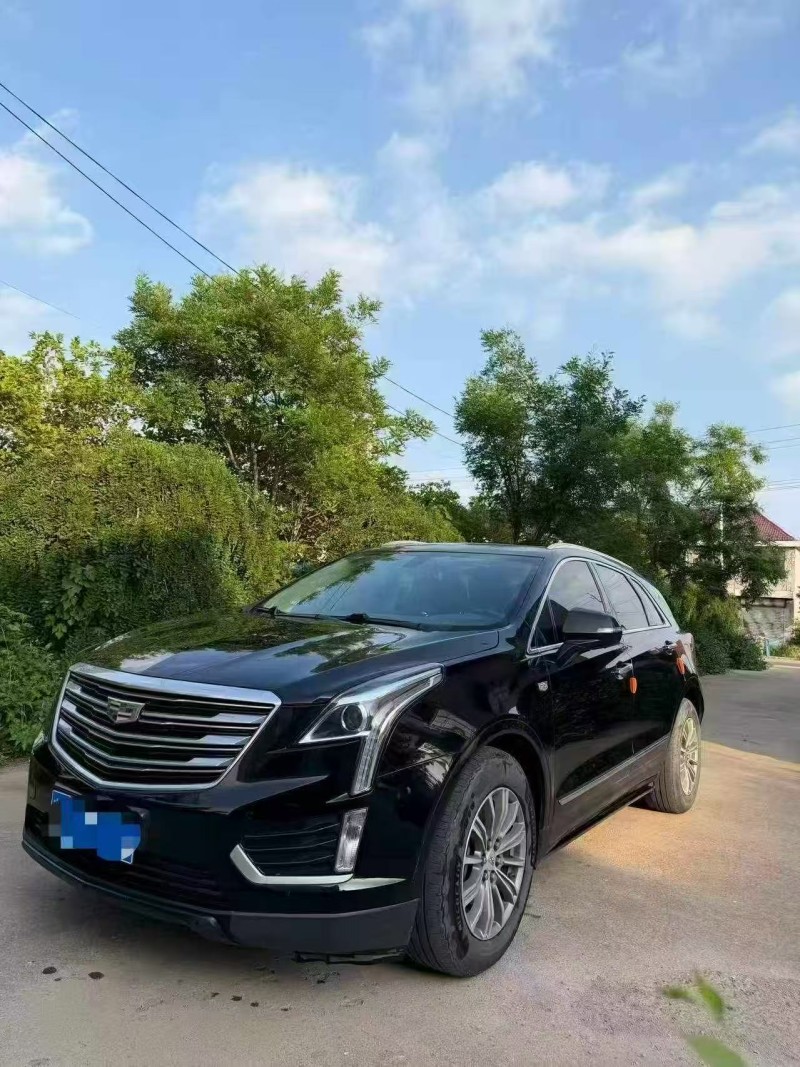 济宁19年凯迪拉克XT52