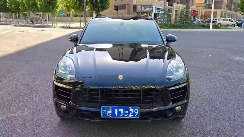 唐山15年保时捷Macan1