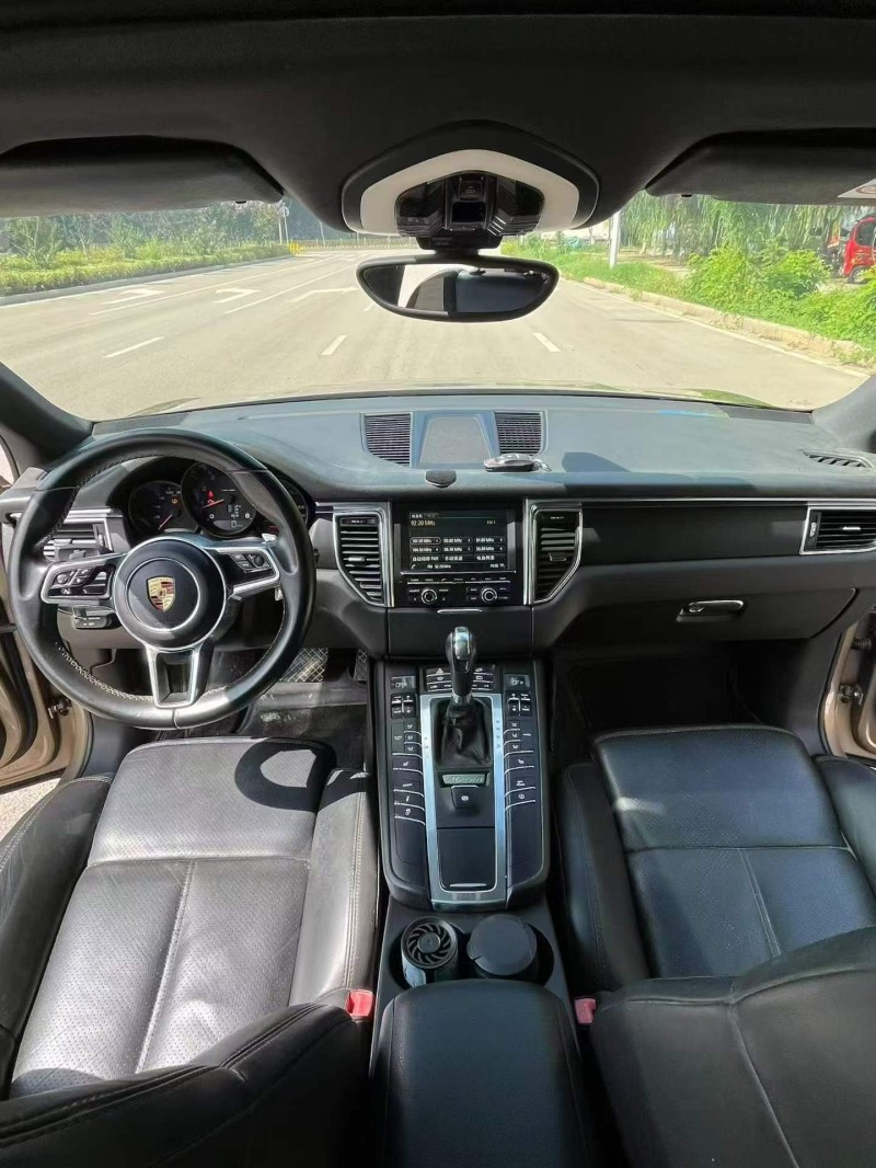枣庄15年保时捷Macan5