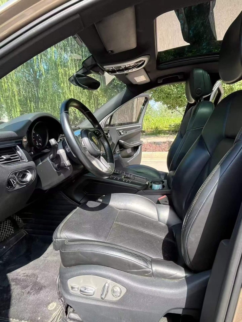 枣庄15年保时捷Macan6