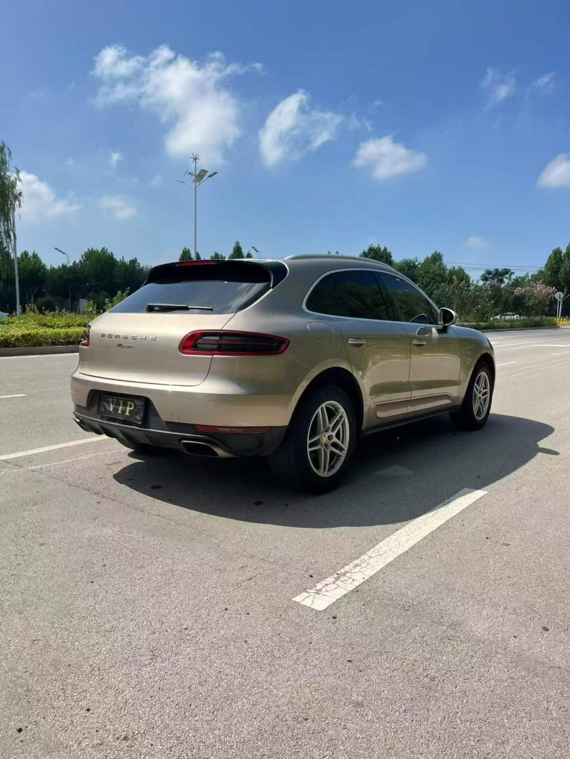 枣庄15年保时捷Macan9
