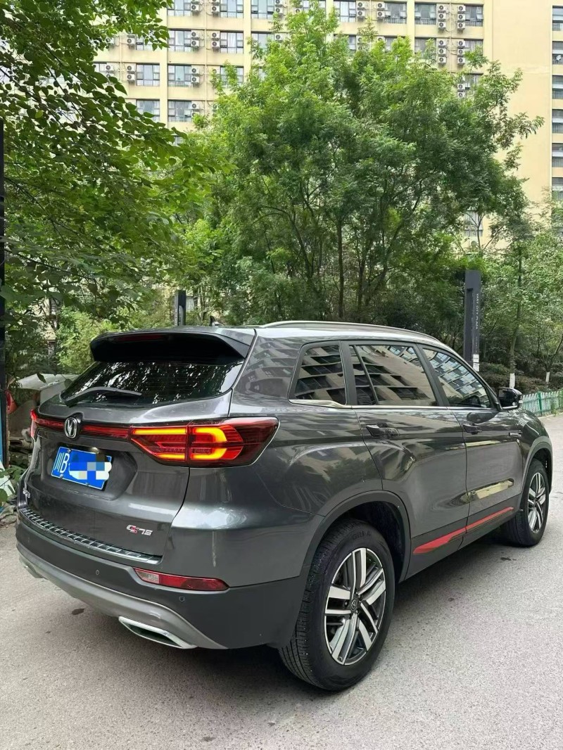 成都23年长安汽车CS757