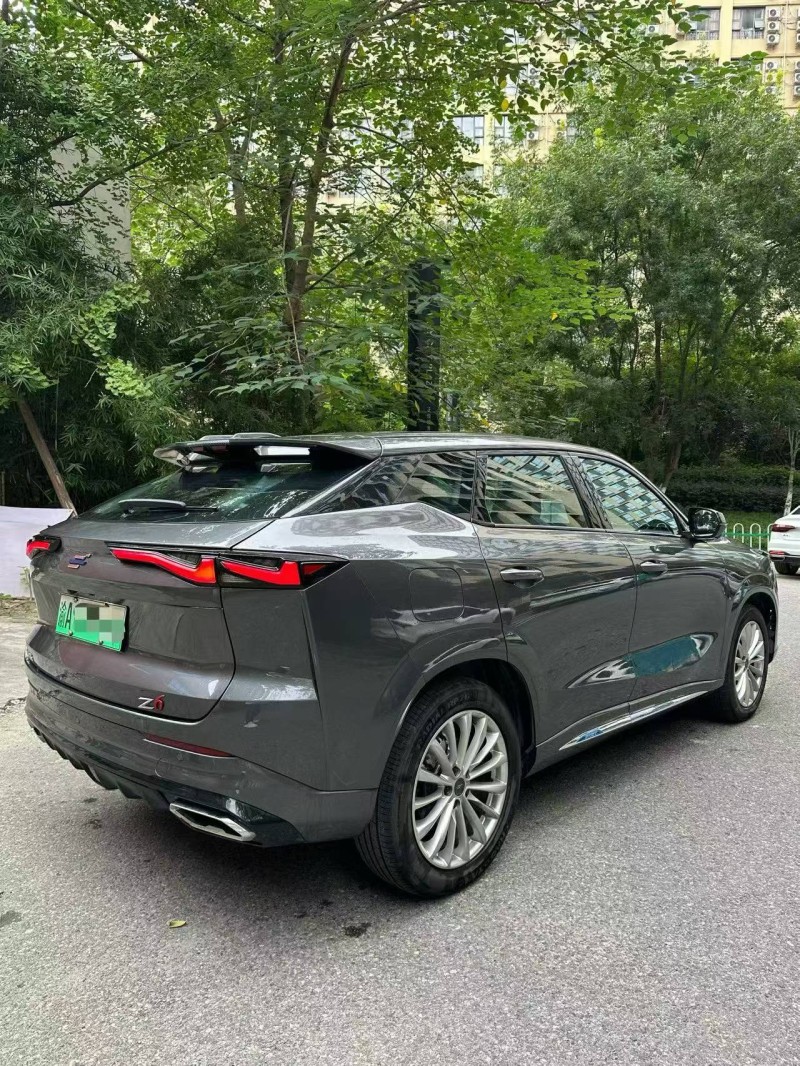 成都23年长安汽车欧尚9