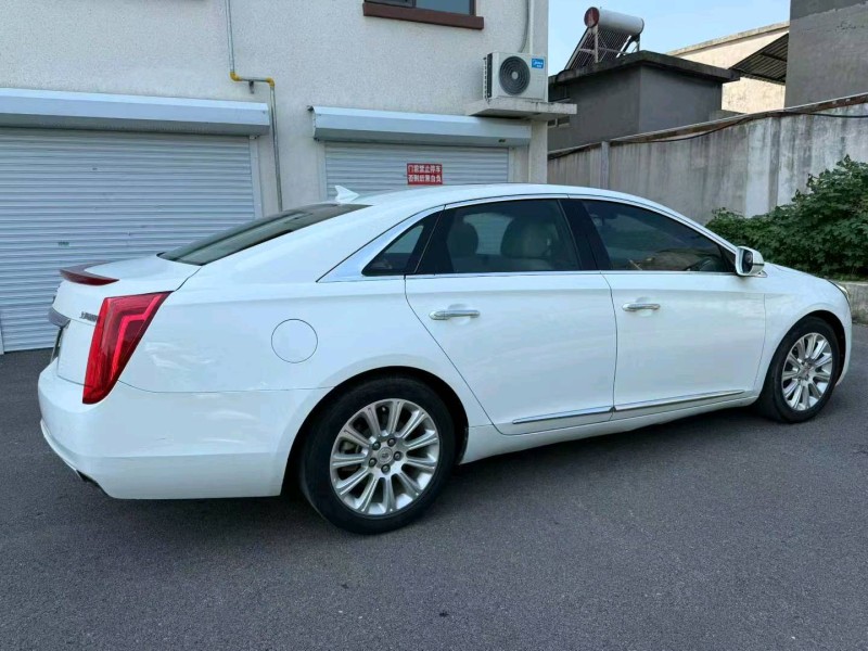 济宁15年凯迪拉克XTS8