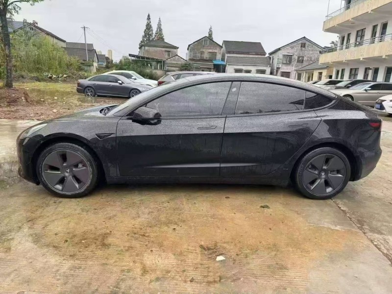 襄阳23年特斯拉MODEL 33