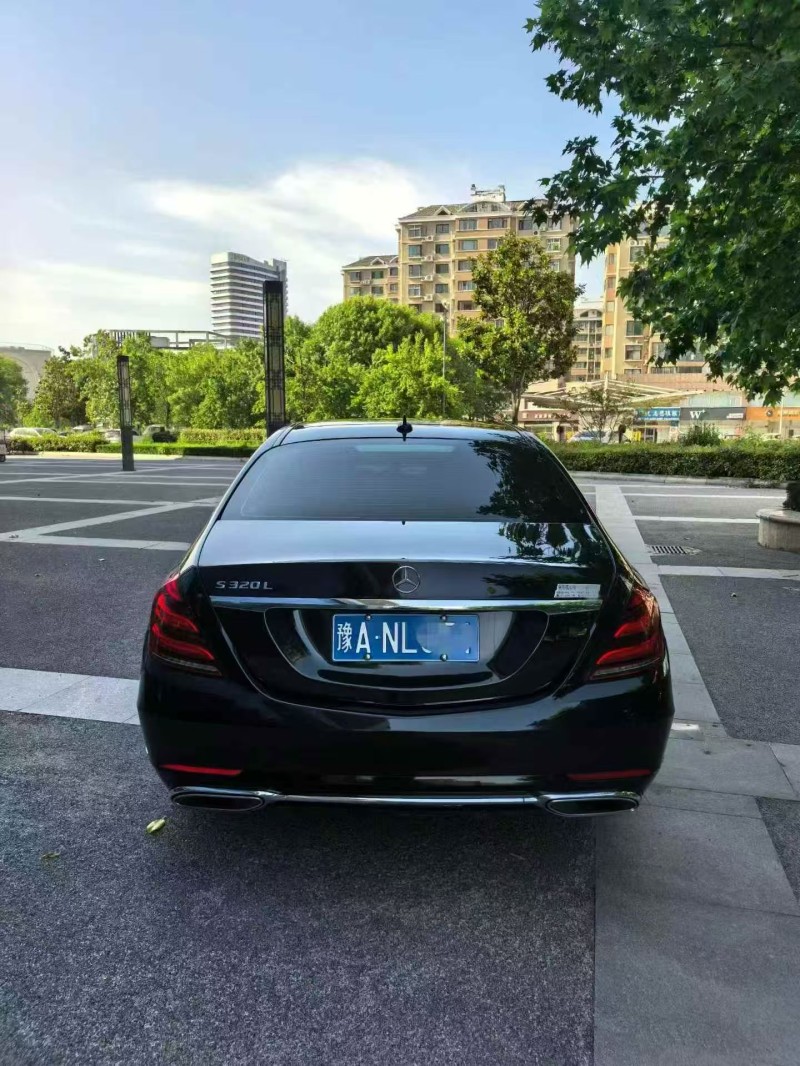开封18年奔驰S6