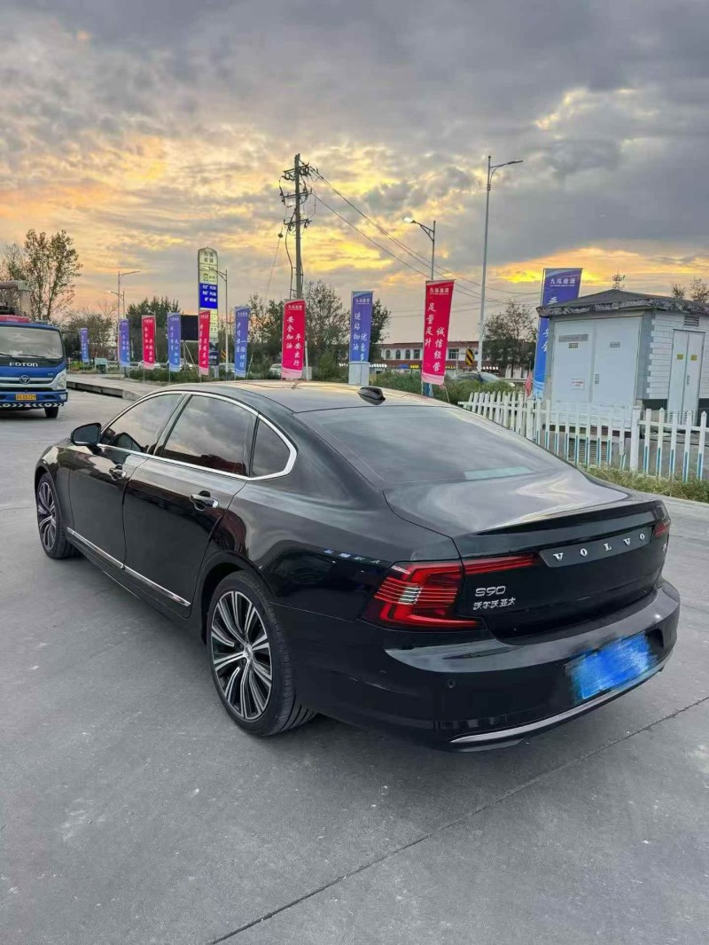 济宁22年沃尔沃S908
