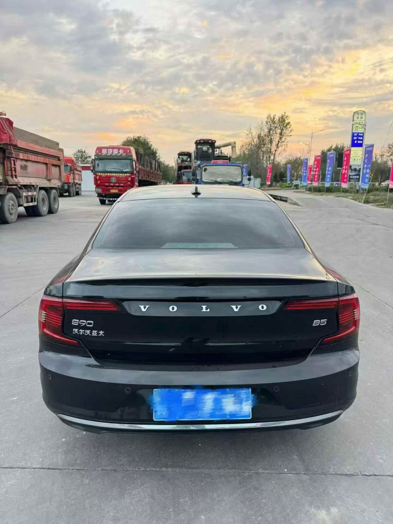 济宁22年沃尔沃S909