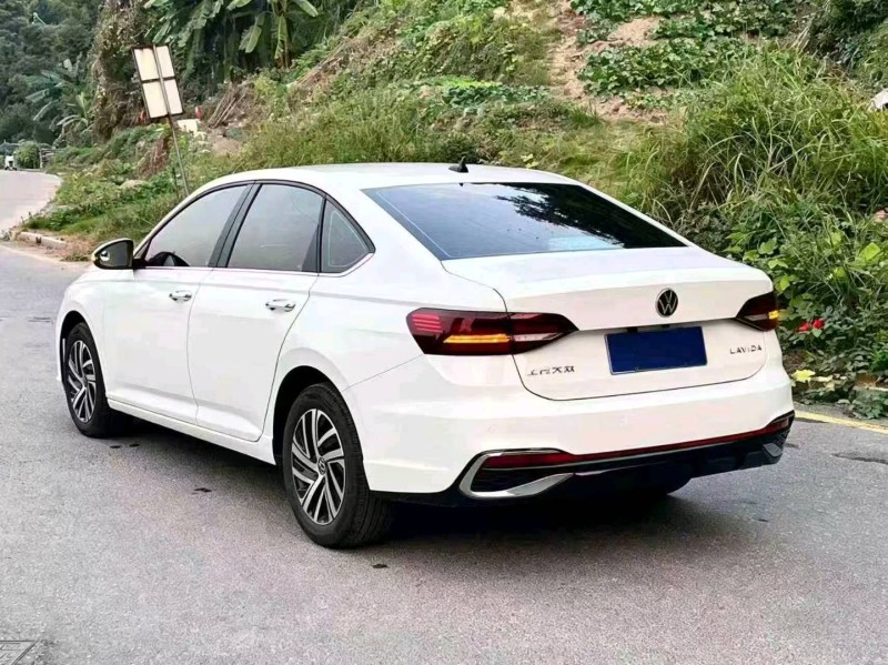 泉州25年大众朗逸8