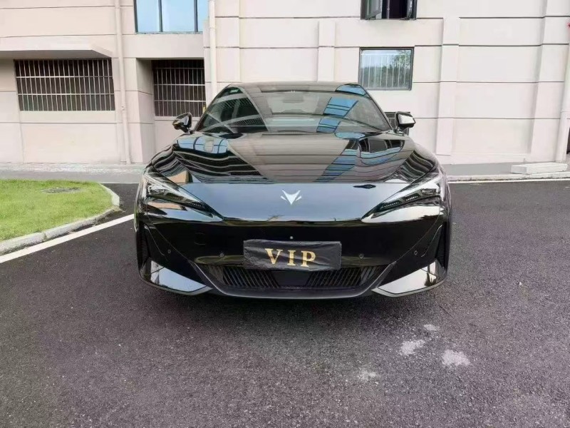 金华25年极狐汽车阿尔法1
