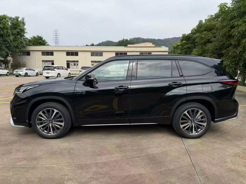 中山26年丰田皇冠3