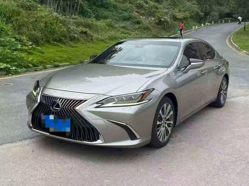 泉州21年雷克萨斯ES2