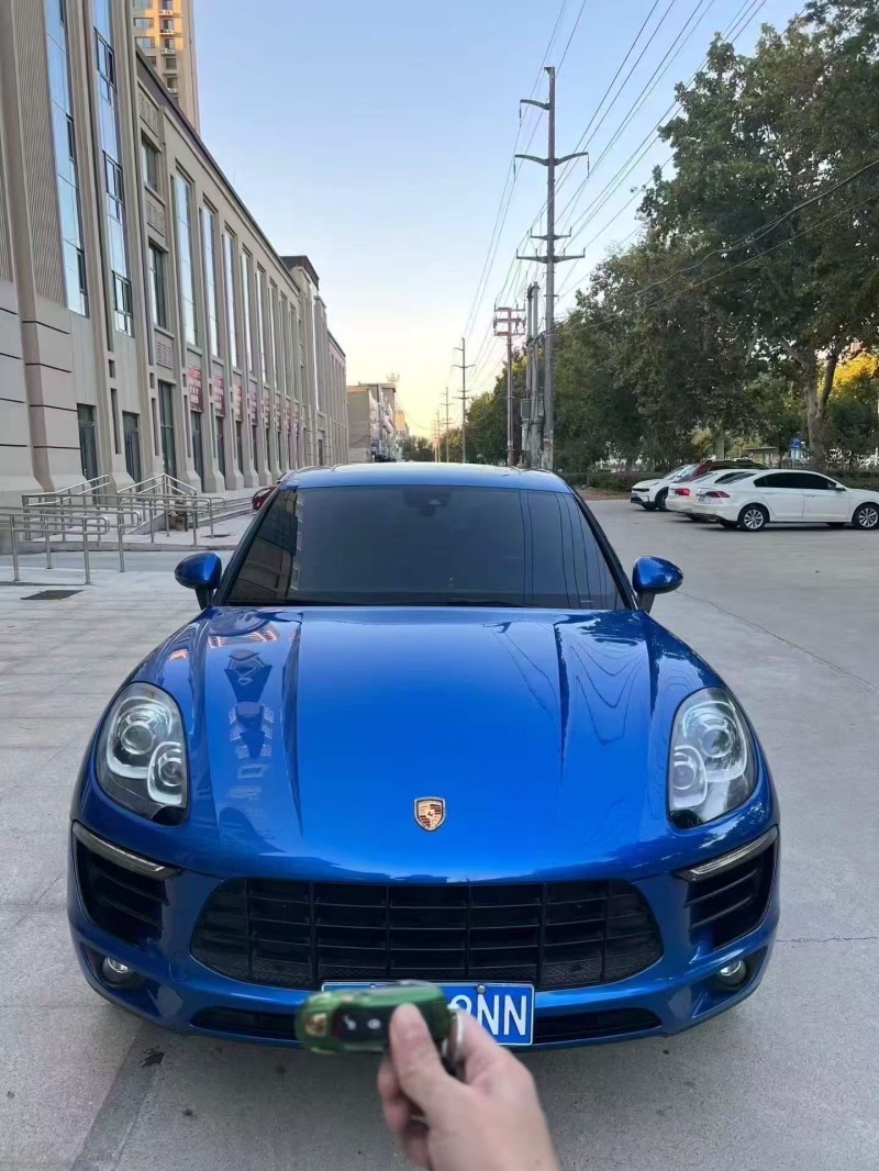 东营16年保时捷Macan1