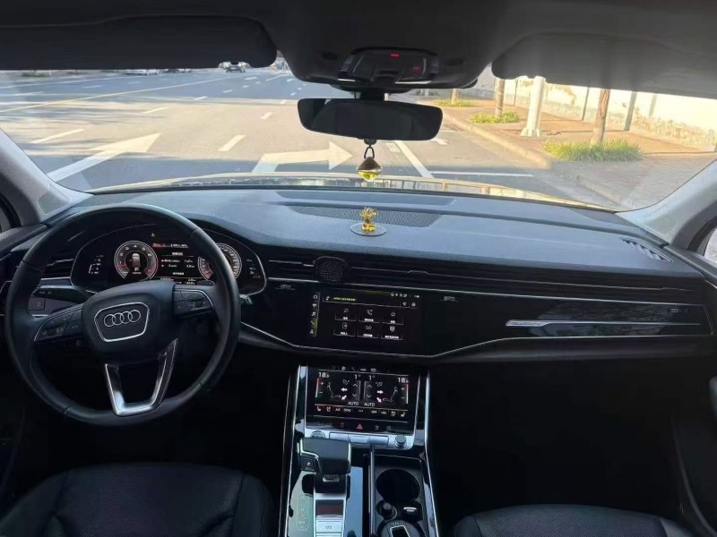 新乡22年奥迪Q76