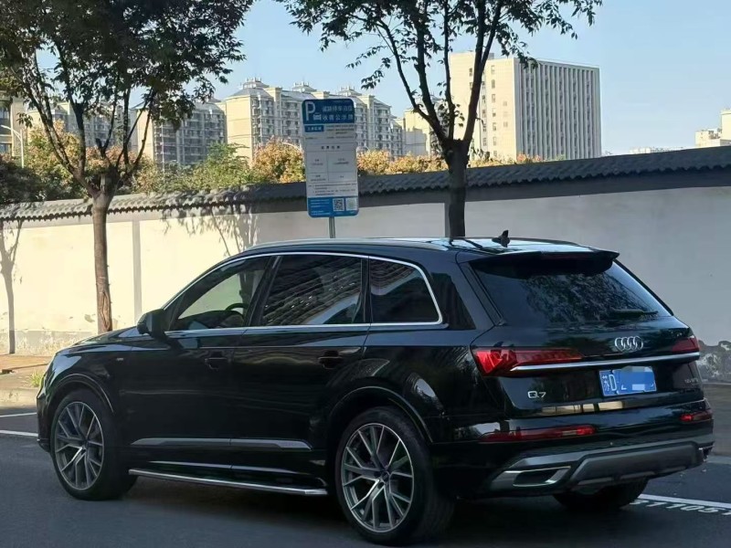 新乡22年奥迪Q79