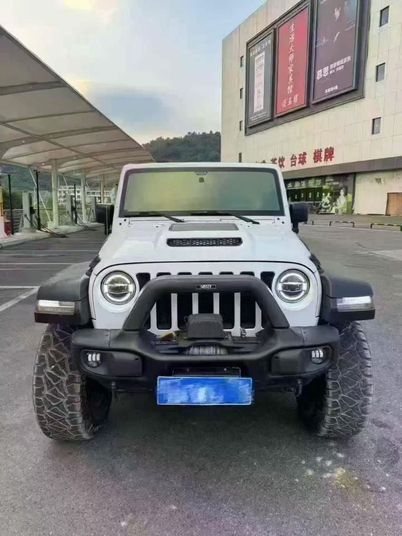 枣庄17年Jeep牧马人1
