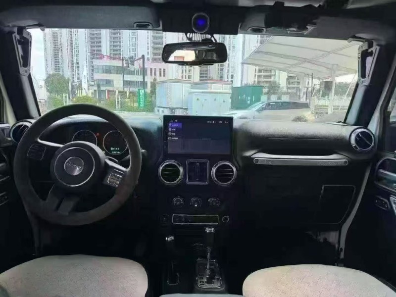 枣庄17年Jeep牧马人5